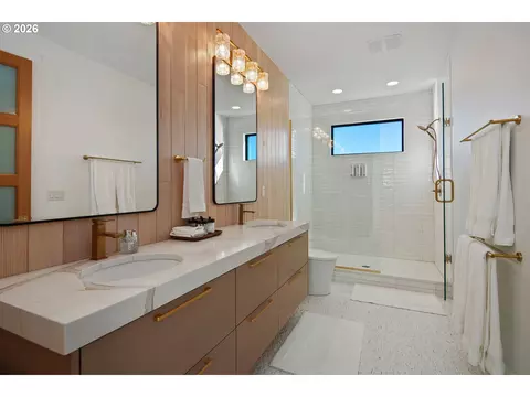 Bath - 3403 NE Johns Loop, Neotsu, OR 97364 photo 4 of 6