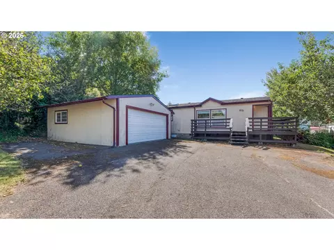 875 York St, Reedsport, OR 97467