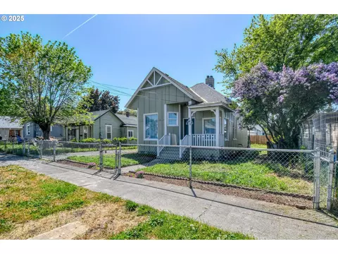 605 SW 3rd St, Pendleton, OR 97801