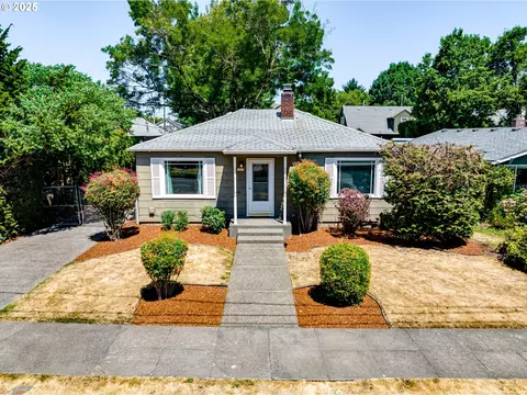 2001 SE Bidwell St, Portland, OR 97202
