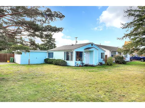 1882 17th St, Florence, OR 97439