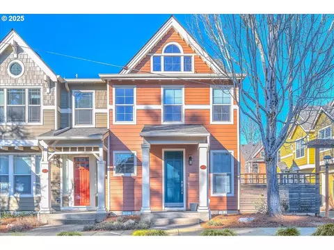 1423 SE Harney St, Portland, OR 97202