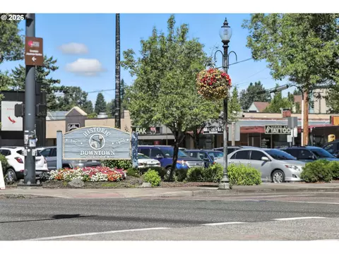 Exterior - 318 NE Roberts Ave #203, Gresham, OR 97030 photo 4 of 5