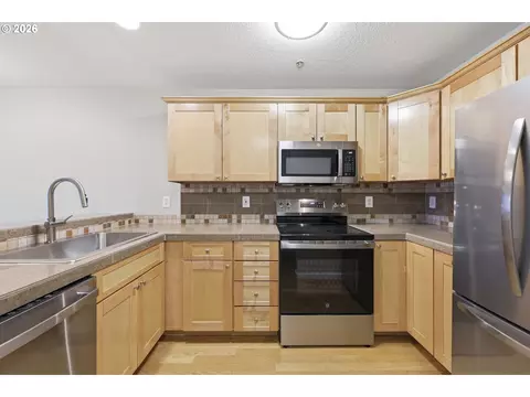 Kitchen - 318 NE Roberts Ave #203, Gresham, OR 97030 photo 1 of 3