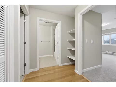 Entry Way - 318 NE Roberts Ave #203, Gresham, OR 97030 photo 2 of 3