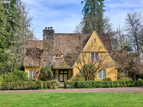 15361 Clackamas River Dr, Oregon City, OR 97045