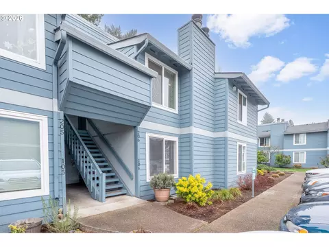 2330 SE Brookwood Ave #206, Hillsboro, OR 97123