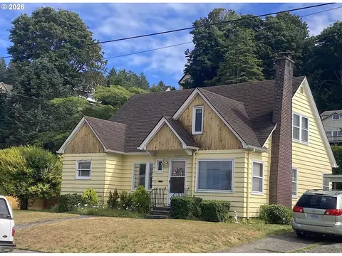 3647 Duane St, Astoria, OR 97103