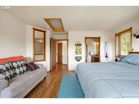 Bedroom - 87121 Kellmore St, Eugene, OR 97402 photo 7 of 7