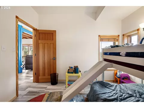 Bedroom - 87121 Kellmore St, Eugene, OR 97402 photo 1 of 7