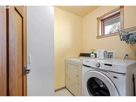 Other - 87121 Kellmore St, Eugene, OR 97402 photo 3 of 9
