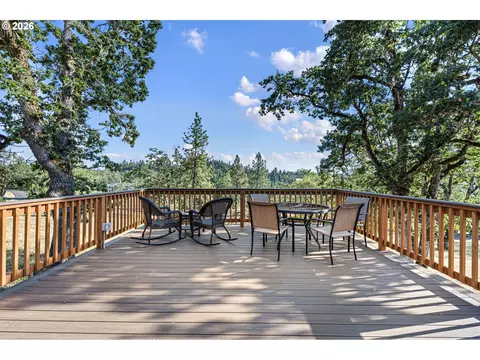 Exterior - 87121 Kellmore St, Eugene, OR 97402 photo 5 of 13