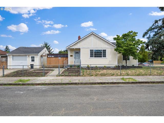 8335 NE Klickitat St, Portland, OR 97220