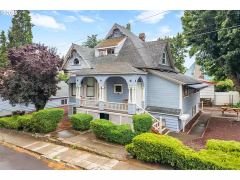 501 E 9th St, The Dalles, OR 97058