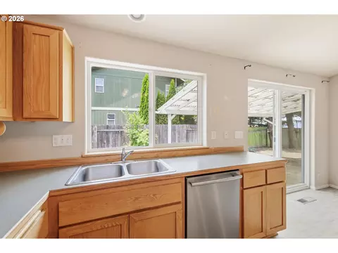 Kitchen - 1348 Manzana St, Eugene, OR 97404 photo 4 of 4