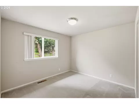 Bedroom - 1348 Manzana St, Eugene, OR 97404 photo 6 of 7