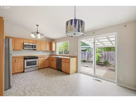 Kitchen - 1348 Manzana St, Eugene, OR 97404 photo 1 of 4