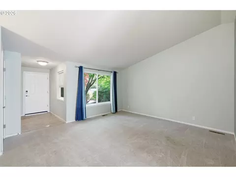 Living - 1348 Manzana St, Eugene, OR 97404 photo 1 of 4