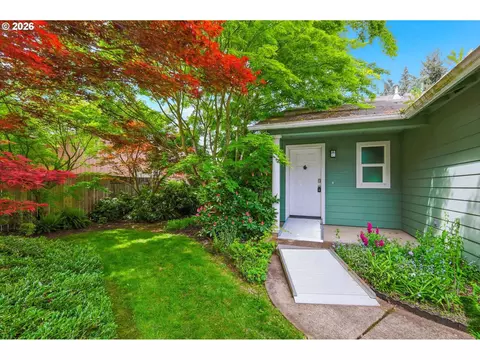 Exterior - 1348 Manzana St, Eugene, OR 97404 photo 1 of 4