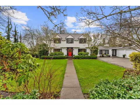 1250 SW Englewood Dr, Lake Oswego, OR 97034