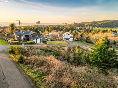 01404 River View Dr, Pacific City, OR 97135