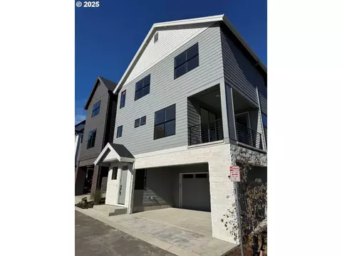 6028 SW 18th Dr, Portland, OR 97239