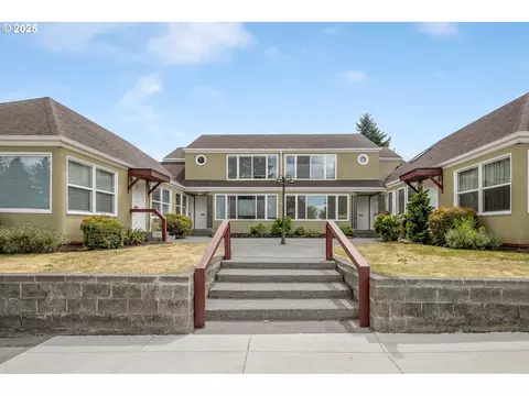 2438 NE Killingsworth St #2, Portland, OR 97211