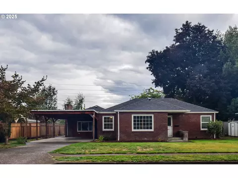 1390 George St, Woodburn, OR 97071