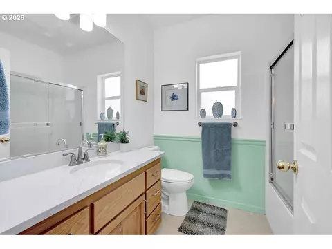 Bath - 5930 St Helena St, Eugene, OR 97402 photo 1 of 2