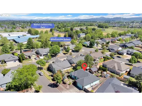 View/Area - 5930 St Helena St, Eugene, OR 97402 photo 1 of 2