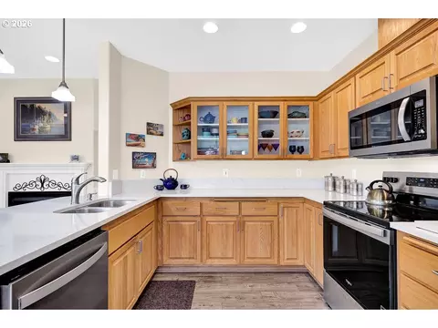 Kitchen - 5930 St Helena St, Eugene, OR 97402 photo 2 of 3