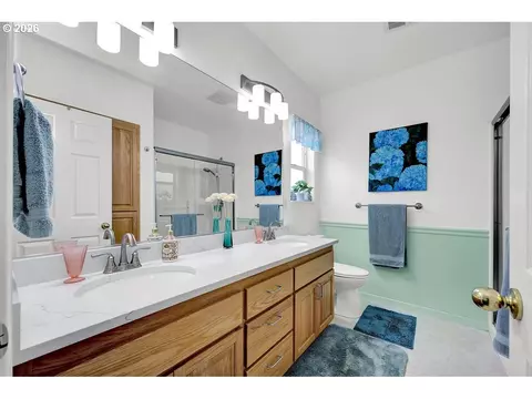 Bath - 5930 St Helena St, Eugene, OR 97402 photo 2 of 2