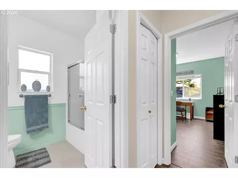 Entry Way - 5930 St Helena St, Eugene, OR 97402 photo 3 of 3