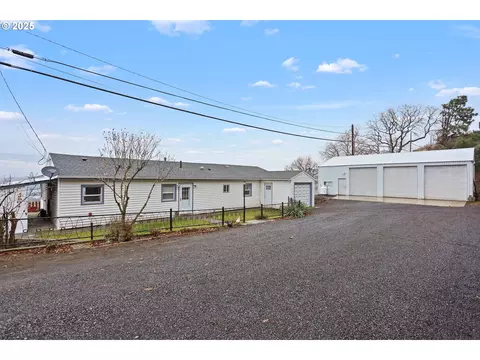 2325 E 9th St, The Dalles, OR 97058