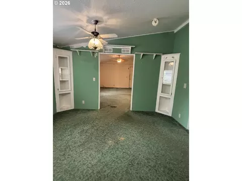 Living - 331 Hillside Loop, Seaside, OR 97138 photo 4 of 5