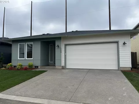 704 Magnolia Ave #43, Woodburn, OR 97071