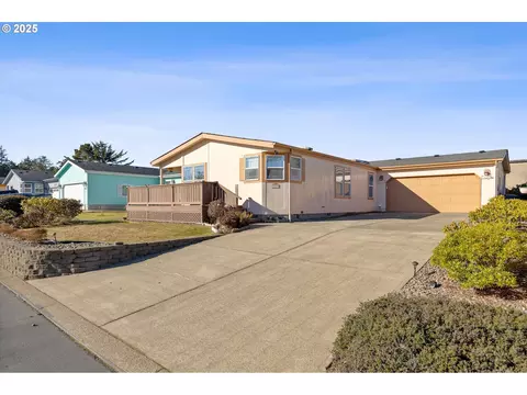 3937 Summit Ridge Cir, Depoe Bay, OR 97341