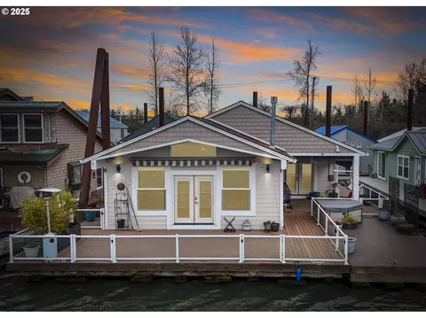 2630 N Hayden Island Dr #26, Portland, OR 97217