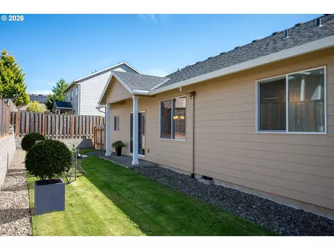 Exterior - 467 E Johnson St, Carlton, OR 97111 photo 6 of 10