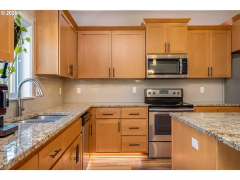 Kitchen - 467 E Johnson St, Carlton, OR 97111 photo 4 of 6