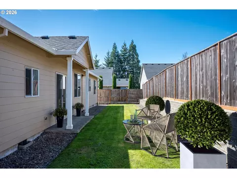 Exterior - 467 E Johnson St, Carlton, OR 97111 photo 8 of 10
