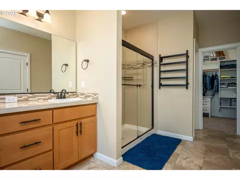 Bath - 467 E Johnson St, Carlton, OR 97111 photo 3 of 4
