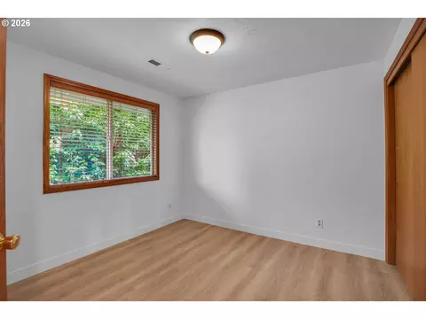 Bedroom - 1510 NW Towle Ter, Gresham, OR 97030 photo 4 of 6
