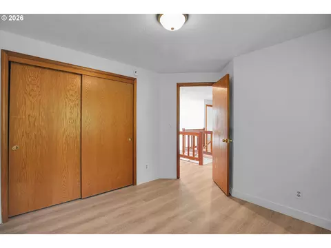 Bedroom - 1510 NW Towle Ter, Gresham, OR 97030 photo 5 of 6