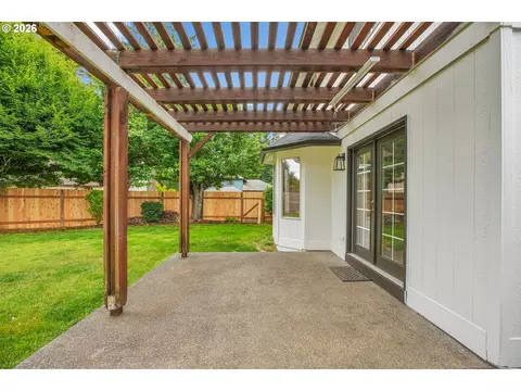 Exterior - 1510 NW Towle Ter, Gresham, OR 97030 photo 5 of 10