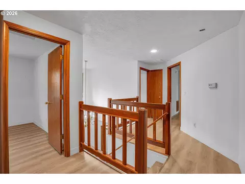 Entry Way - 1510 NW Towle Ter, Gresham, OR 97030 photo 4 of 4
