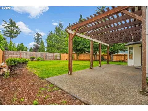 Exterior - 1510 NW Towle Ter, Gresham, OR 97030 photo 4 of 10
