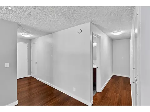 Entry Way - 945 Madison St, Eugene, OR 97402 photo 1 of 1