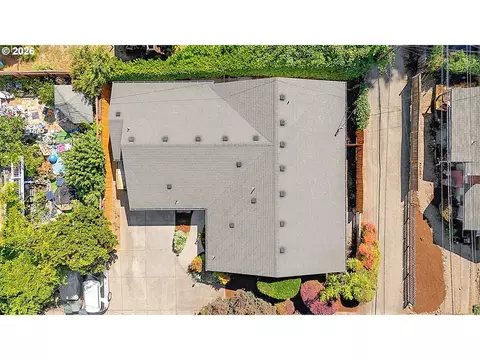 View/Area - 945 Madison St, Eugene, OR 97402 photo 4 of 6