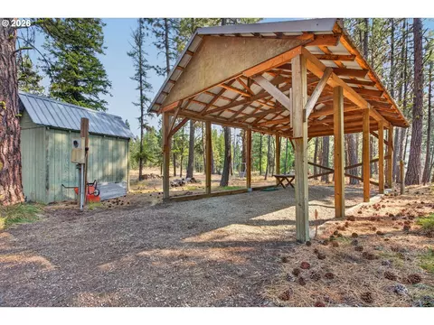 Exterior - 105 E Mt View Est, Sumpter, OR 97877 photo 13 of 17